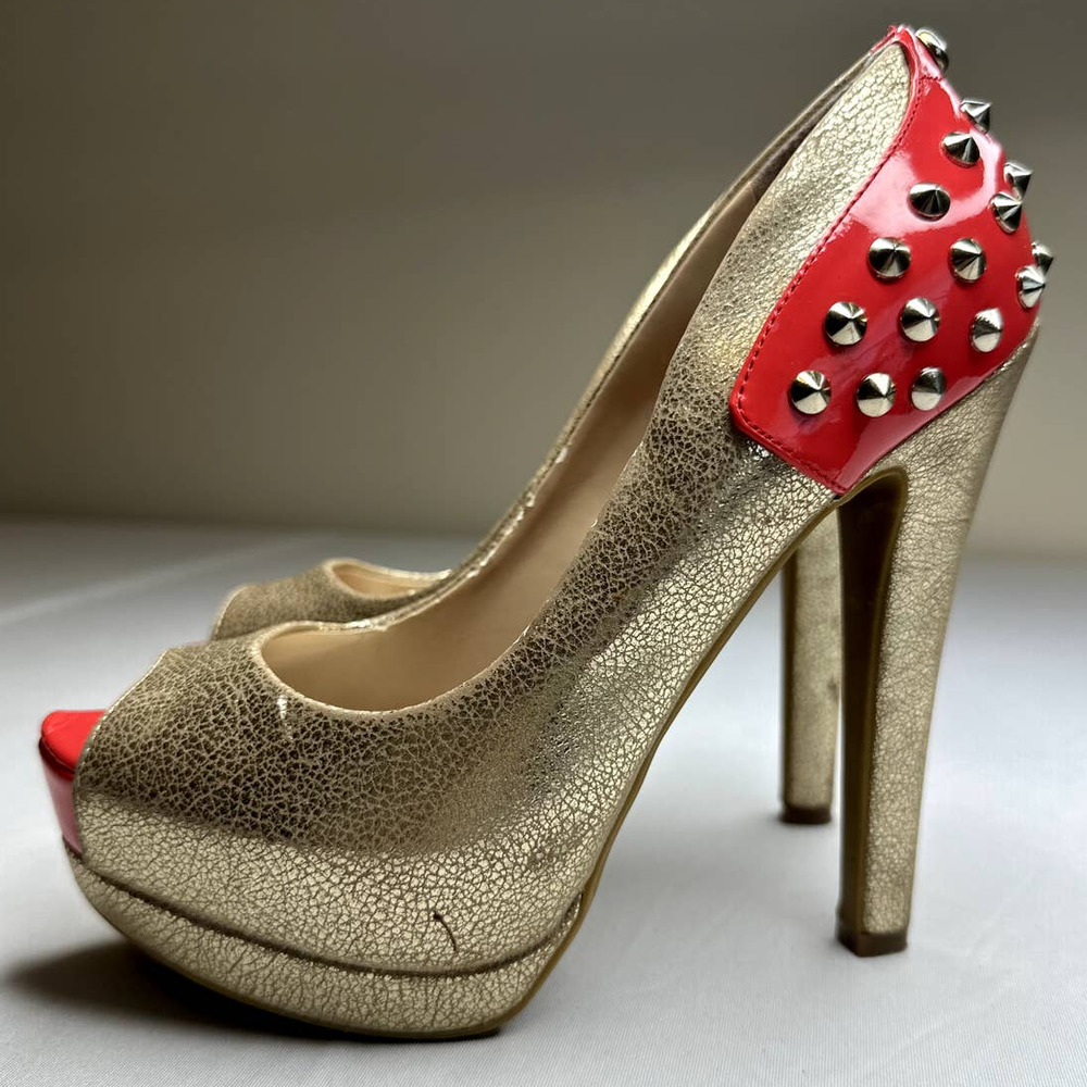 G BY GUESS OPEN TOE PLATFORM HEELS GOLD STUDS SIZE 6 - Picture 1 of 9